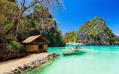 <p>El Nido, Palawan <em>(Photo courtesy of ph.hotels.com)</em></p>