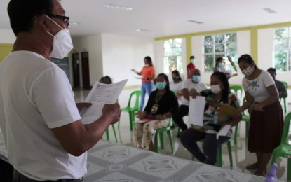 <p><strong>EMERGENCY MEETING</strong>. Sibalom Municipal Disaster Risk Reduction and Management Officer (MDRRMO) Joel Odango, on Thursday (Dec. 16, 2021) calls for an emergency meeting of the Antique MDRRM Council to ensure that they are prepared for Typhoon Odette. Sibalom, which is located in the southern portion of Antique is currently under Tropical Cyclone Wind Signal No. 3. <em>(Photo courtesy of Sibalom MDRRMO)</em></p>