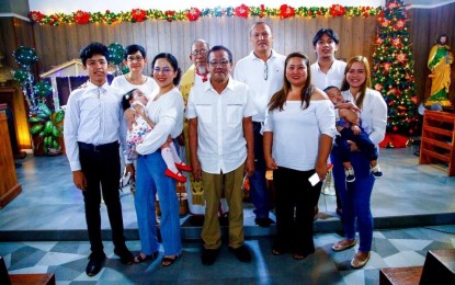 <p><strong>CENTENNIAL BIRTHDAY.</strong> Some of the children and grandchildren of Elsa Bañez Valera (Mama Elsa) shortly after the Thanksgiving Mass held in her honor at the SVD District House chapel in Ubbog, Bangued, Abra on Friday (Dec. 17, 2021). Her homecoming to celebrate her 100th birthday here in the Philippines was put on hold due to the coronavirus disease 2019 pandemic. <em>(Courtesy of Oeuvres de Onamore FB page)</em></p>