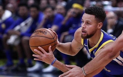 Stephen Curry named NBA Clutch Player of the Year