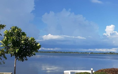 <p><strong>RED TIDE-FREE</strong>. A portion of Cancabato Bay in Tacloban City. The bay, which was regularly hit by the red tide phenomenon in the past five years is now free from toxins. Eastern Visayas is now red tide-free, the Bureau of Fisheries and Aquatic Resources reported on Tuesday (Feb. 8, 2022).<em> (Photo courtesy of I Love Tacloban)</em></p>