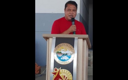 <p><strong>POSITIVE FOR COVID-19</strong>. Mayor Rene Maglanque of Candaba, Pampanga says on Tuesday (Jan. 4, 2022) that he tested positive anew for Covid-19. He first contracted the virus in July 2020. <em>(File photo courtesy of the municipal government of Candaba)</em></p>
