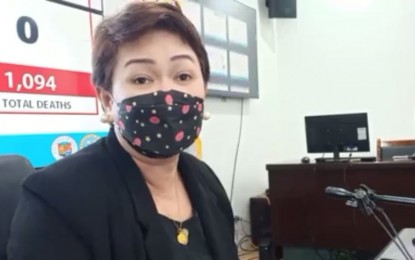 <p><strong>BE VIGILANT</strong>. Iloilo Provincial Health Office head Dr. Ma. Socorrro Quiñon urged the public not to become complacent and submit to vaccination as protection against Covid-19. In a media interview on Thursday (Oct. 20, 2022), she said Iloilo recorded four cases of the XBC variant and 14 of the XBB variant, which could be the reason for the spike in Covid-19 cases in the province. <em>(PNA file photo)</em></p>