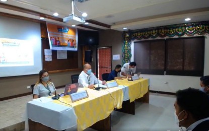 <p><strong>VACCINATION ROLLOUT ANEW.</strong> The DOH in Soccsksargen region aims to vaccinate a total of 1,220,139 individuals during the January 24-26 Bayanihan, Bakunahan activities in Region 12. Dr. Aristides Concepcion-Tan (2nd left), DOH-12 regional director, has appealed for media support during a press conference on Monday (Jan. 17, 2022) in Cotabato City for the forthcoming campaign that forms part of the national IATF's “Strategy Laban sa Pandemya.” <em>(Photo courtesy of DOH-12)</em></p>