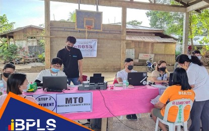 <p><strong>ELECTRONIC TRANSACTION.</strong> Photo shows personnel of the local government of Marihatag, Surigao del Sur at the electronic Business One-Stop Shop (eBOSS) on January 18, 2022, using the electronic Business Permit and Licensing System (eBPLS). A total of 19 local government units in the Caraga Region are currently utilizing the eBPLS of the Department of Information and Communications Technology. <em>(Photo courtesy of DICT-13)</em></p>