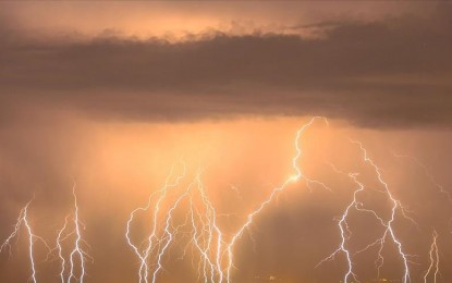 <p>Bolts of lightning over Turkey's Van <em>(Ozkan Bilgin/Anadolu Agency)</em></p>