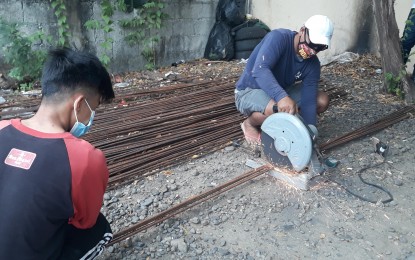 DTI destroys substandard steel bars seized in Nueva Ecija