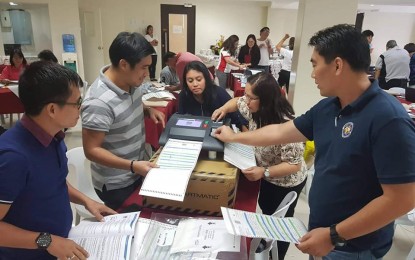 Comelec sets training for technicians, teachers on VCM use | Philippine ...