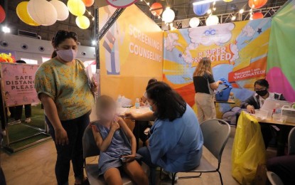 <p>Covid-19 vaccination for 5 to 11 years old at SM Skydome, Quezon City<em> (Photo courtesy of QC Government Facebook)</em></p>