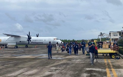 <p><strong>FLIGHT RESUMPTION.</strong> A Philippine Airlines (PAL) flight lands at the Sayak Airport in Del Carmen, Siargao Island, Surigao del Norte on Tuesday (Feb. 22, 2022) as the airline resumes its regular flights to the island. PAL is flying three times a week - Tuesday, Friday, and Sunday - on the island. <em>(Photo courtesy of Del Carmen Vice Mayor JR Coro)</em></p>