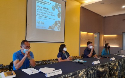 <p><strong>RICE COMPETITIVENESS.</strong> An increase in rice yields during the implementation of the Rice Competitiveness Enhancement Fund in the Caraga Region from 2019 to 2021 is highlighted by the Philippine Rice Research Institute in Agusan-Agusan in a press briefing on Tuesday (Feb. 22, 2022) in Butuan City. The event was led by PhilRice-Agusan Branch Director Caesar Joventino Tado (2nd from right) and RCEF Focal Person Jasmine Reyes (2nd from left), together with Francisco Varquez (left), RCEF Project Development Officer, and Marissa Garces (right), the rice focal person of the Department of Agriculture in Caraga. <em>(PNA photo by Alexander Lopez)</em></p>