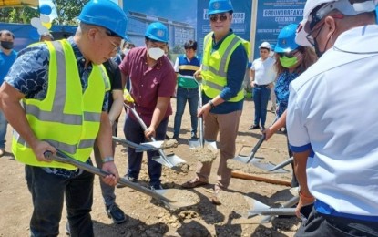 <p><strong>MEDIA HUB.</strong> PCOO Secretary Martin Andanar (center) leads the ground-filling of the time capsule during the groundbreaking ceremony of the Visayas Media Hub at the DICT lot in Barangay Subangdaku, Mandaue City on Thursday (Feb. 24, 2022). Andanar said the facility marks the beginning of the envisioned digital last mile platform and underscores the need of government media to invest in artificial intelligence and algorithm to cope with the fast-changing technology in the delivery of news and information. <em>(PNA photo by John Rey Saavedra)</em></p>