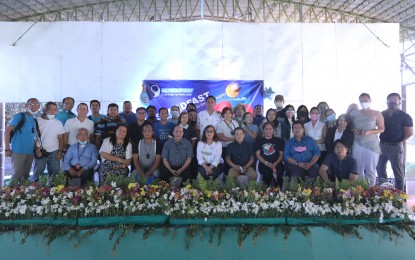 <p><strong>PNA TURNS 49</strong>. News and Information Bureau (NIB) Acting Director Virginia Arcilla-Agtay (white long-sleeves), Philippine News Agency Executive Editor Luis Morente (4th from left), and PNA personnel pose for a photo during the organization’s 49th founding anniversary celebration on Tuesday (March 1, 2022). PNA is under supervision and control of the News and Information Bureau, an attached agency of the PCOO. <em> (Photo by Joey O. Razon)</em></p>