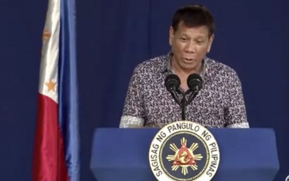 <p><strong>MAKE YOUR CHOICE.</strong> President Rodrigo Roa Duterte addresses a crowd in  Narvacan, Ilocos Sur on Friday (March 4, 2022). He said they may choose an Ilokano as his successor in Malacanang. <em>(Screenshot photo)</em></p>