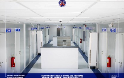 <p><strong>MODULAR HOSPITAL</strong>. The Department of Public Works and Highways (DPWH) has completed a 22-bed modular hospital project at the Mariveles Mental Wellness and General Hospital (MMWGH) compound in Bataan. Governor Albert S. Garcia said the facility is only temporarily accepting Covid-19 patients with mild symptoms while awaiting the arrival of the necessary clinical laboratory equipment. <em>(Photo courtesy of DPWH-Bataan Second District Engineering Office)</em></p>