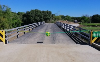 <p><strong>NEW BRIDGE.</strong> A newly completed PHP14.5-million bridge was officially opened to the public in Sta. Ignacia, Tarlac on Tuesday (March 22, 2022). The Calipayan-Cabugbugan Bridge is expected to help some 1,170 agrarian reform beneficiaries by hastening the transport of their produce to the markets. <em>(Photo courtesy of DPWH-Central Luzon)</em></p>