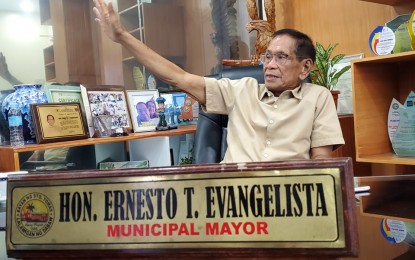 <p><strong>PEACE, DEV’T.</strong> Mayor Ernesto Evangelista of Sto. Tomas, Davao del Norte, cites the success of the National Task Force to End Local Communist Armed Conflict (NTF-ELCAC) in making their town peaceful and insurgency-free. The mayor recalled that before the creation of NTF-ELCAC, the presence of communist New People's Army rebels had stunted the growth of the town.<em> (PNA photo by Che Palicte)</em></p>
