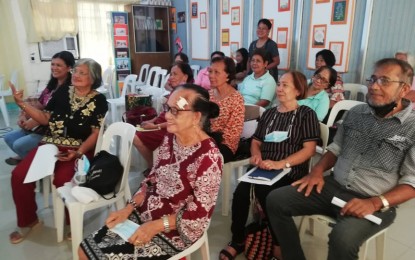 <p><strong>MORE BENEFITS.</strong> MORE BENEFITS. The officers of the Federation of Senior Citizens Association of the Philippines (FSCAP) - Antique Chapter. Commission on Human Rights Executive Director Jacqueline Ann de Guia said Thursday (June 2, 2022) the passage of bills seeking to double the monthly pension of indigent senior citizens and grant income tax exemption to poll workers would address the plight of the vulnerable sectors. <em>(PNA file photo by Annabel Consuelo J. Petinglay) </em></p>