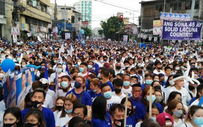 <p><strong>CROWD SUPPORT.</strong> People fill Earnshaw Street in Sampaloc, Manila during the proclamation rally of mayoralty candidate, Vice Mayor Honey Lacuna, on March 27, 2022. Experts fear that gatherings during the Holy Week and campaign period may result in another Covid-19 case surge after the May 9 polls. <em>(PNA photo by Avito Dalan)</em></p>