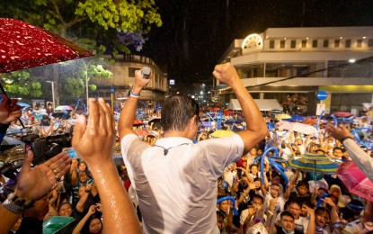 <p><strong>UNDER THE RAIN.</strong> Aksyon Demokratiko standard-bearer Francisco "Isko Moreno" Domagoso joins the people of Cagayan de Oro under the rain during his grand rally on Monday night (March 28, 2022). Domagoso presented to the people his 10-point Bilis Kilos agenda, assuring them of infrastructure projects that will bring development to the region.<strong> </strong><em>(Photo courtesy of IM Media) </em></p>