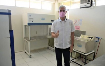 <p><strong>BREAST MILK BANK</strong>. Negros Occidental Governor Eugenio Jose Lacson shows a thumbs-up sign after conducting an ocular inspection of the just-opened human milk bank at the Teresita L. Jalandoni Provincial Hospital in Silay City on Tuesday (March 29, 2022). The facility is the first-ever human milk bank to be established in Negros Island. <em>(Photo courtesy of PIO Negros Occidental)</em></p>
