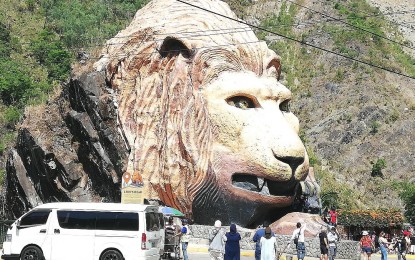 <p>The lion's head along Kennon Road<em> (PNA file photo by Liza T. Agoot)</em></p>