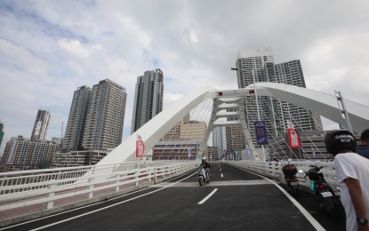 <p>Binondo-Intramuros Bridge, Manila <em>(PNA file photo by Avito C. Dalan)</em></p>