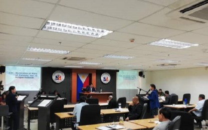 <p><strong>LOW DENGUE CASES</strong>. The Sangguniang Panlungsod convenes to declare Iloilo City under a state of calamity due to the dengue outbreak in this July 2019 photo. City Health Office officer-in-charge Dr. Annabelle Tang on Wednesday (April 6, 2022) said from January to March 19, the city has only 13 cases, which they hoped will no longer increase to break the three-year cycle. <em>(PNA file photo)</em></p>