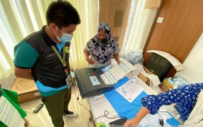 <p><strong>DIGITAL VOTING SKILLS.</strong> Members of the electoral board who will serve during elections in the Bangsamoro Autonomous Region in Muslim Mindanao (BARMM) next month are undergoing capacity building to ensure they perfectly perform election duties under the monthlong Electoral Board Certification Program. The training started on March 13 and will end on April 12, 2022. <em>(Photo courtesy of MOST-BARMM)</em></p>