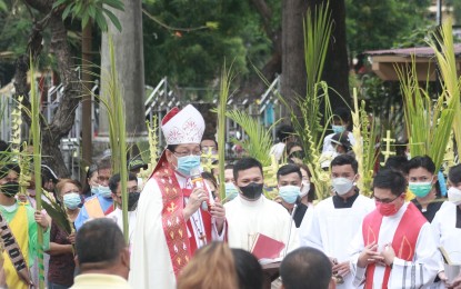 <p><strong>PASSION SUNDAY.</strong> Dumaguete Bishop Julito Cortes celebrates Palm Sunday Mass at St. Catherine of Alexandria Cathedral in Dumaguete City on April 10, 2022. During the homily, the prelate advised voters to use truth as basis when they cast their ballots on May 9. <em>(Photo courtesy of Dumaguete Cathedral Facebook)</em></p>