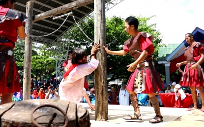 <p><strong>HOLY WEEK.</strong> In this 2015 photo, members of the Lumadnong Magdudula sa Medina in Misamis Oriental perform the “Passion of the Christ”. The performance is an annual event during the Lenten Season but was stopped when the Covid-19 pandemic hit. This year, the group will perform in a radio broadcast, amid the easing of restrictions and health protocols in Northern Mindanao. <em>(PNA file photo by Nef Luczon)</em></p>