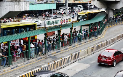 <p>Nepa Q-Mart, Quezon City stop of EDSA bus carousel <em>(PNA photo)</em></p>