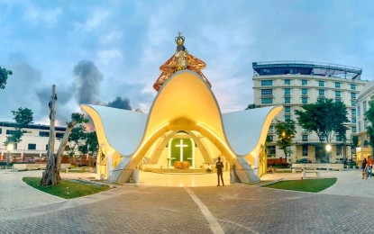 <p><strong>NEW LANDMARK</strong>. Tourists and locals in Cebu have a new landmark to visit, the Sto. Niño Chapel, which offers a good view of Cebu City’s waterfront and the Cebu-Cordova Link Expressway. Cebu Archbishop Jose Palma on Sunday (April 17, 2022) led the first Holy Mass celebrated at the chapel. <em>(Photo courtesy of Visionarch/C2W)</em></p>