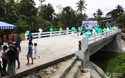 <p><strong>P38-M INFRASTRUCTURE.</strong> Road connectivity in Lanao del Sur is expected to improve with the completion and turnover of the Maalungon bridge in Butig, Lanao del Sur, Tuesday (April 20, 2022). Farmers are among the major beneficiaries of the bridge, as they can now bring products to the market at a lesser cost. <em>(Photo courtesy of MPW-BARMM)</em></p>