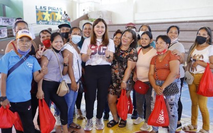 <p>BG Party-list’s first nominee Alelee Aguilar-Andanar with supporters. <em>(Contributed photo)</em></p>