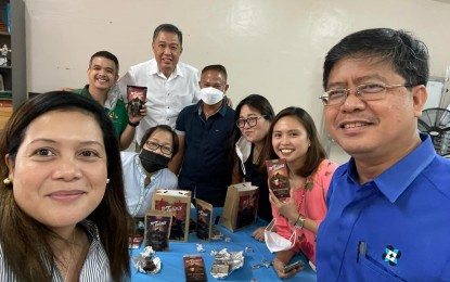 <p><strong>VALENCIA'S PRIDE</strong>. The local government unit of Valencia, Negros Oriental will be pushing for the first locally made chocolate bar as its One Town, One Product (OTOP). Officials of the local government unit, government agencies, and private and civilian sectors met on Tuesday (April 26, 2022) to discuss the draft memorandum of agreement and ordinance on the proposed project. <em>(Photo courtesy of Norreen Bautista/EDC)</em></p>