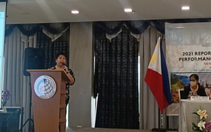 <p><strong>ECONOMIC PERFORMANCE</strong>. NEDA Central Luzon regional director Gina Gacusan reports the 2021 economic performance of Central Luzon during a news conference in the City of San Fernando, Pampanga on Thursday (April 28, 2022).  She also cited the importance of implementing the 10-point agenda for economic recovery. <em>(Photo by NEDA Region III)</em></p>