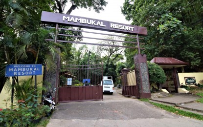 <p><strong>TOURIST SPOT</strong>. The entrance to the Mambukal Resort and Wildlife Sanctuary in Murcia, Negros Occidental. The Capitol-owned scenic spot is one of the top tourist destinations in the province.<em> (File photo courtesy of PIO Negros Occidental)</em></p>