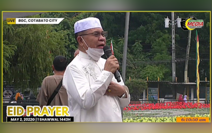 <p><strong>BLESSED EID’L FITR.</strong> Bangsamoro Autonomous Region in Muslim Mindanao chief Minister Ahod “Murad” Ebrahim asks every Moro to support moral governance so that their struggle will truly succeed in their lifetime. He issues the appeal during congregational prayer on Monday (May 2, 2022) inside BARMM the compound to celebrate Eid’l Fit’r, which marks the end of the 30-day day fasting period of Ramadan. <em>(Photo courtesy of the Bangsamoro Media Production)</em></p>
