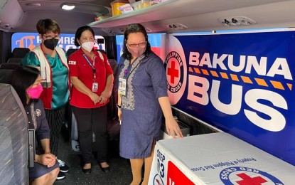 <p><strong>BAKUNA BUS.</strong> Mayor Maria Isabelle Climaco-Salazar (seated) leads the inspection of the Philippine Red Cross Mobile Bakuna Bus, deployed Monday (May 2, 2022) in Zamboanga City. The bus will help the city health office vaccinate Zamboangueños in far-flung barangays.<em> (Photo courtesy of Zamboanga CIO)</em></p>