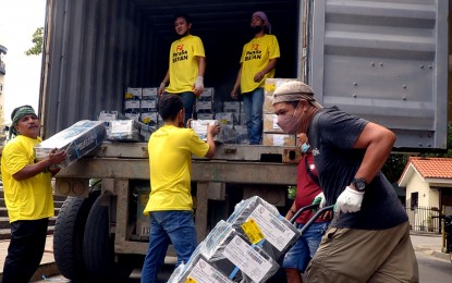 <p><strong>PREPARATION.</strong> Official ballots and other election paraphernalia arrive at the City Treasurer Office's at the Sangguniang Panlungsod building, Davao City on Tuesday (May 3, 2022). The Commission on Elections has started the Final Testing and Sealing of vote counting machines nationwide. <em>(PNA photo by Robinson Niñal Jr.)</em></p>