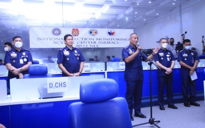 <p>Lt. Gen. Vicente Danao (center). (<em>Photo courtesy of PNP) </em></p>