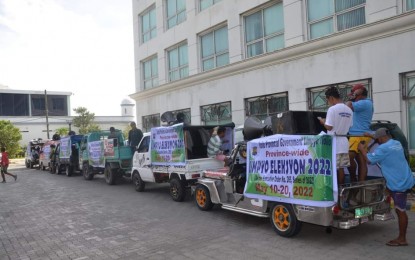 <p><strong>LIMPYO ELEKSYON</strong>. The Iloilo provincial government kicks off its 10-day cleanup drive on Tuesday (May 10, 2022). Dubbed "Limpyo (clean) Eleksyon", the provincewide cleanup will remove and recycle campaign materials mounted during the election period. <em>(Photo courtesy of Balita Halin sa Kapitolyo FB page)</em></p>