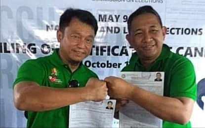 <p><strong>VICTORY AND DEFEAT</strong>. Mayor Henry Teves of Bayawan City, Negros Oriental (left) won the elections on Monday (May 9, 2022) as the new governor. His running mate, Board Member Erwin Macias (right), however, lost in the vice gubernatorial race to Guihulngan City Mayor Guido Reyes. <em>(PNA file photo courtesy of Syril Repe)</em></p>