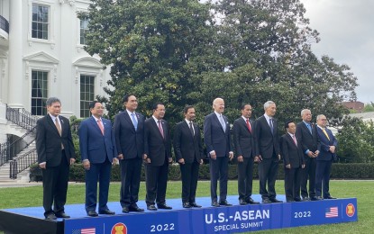 <p><strong>FOR STRONGER US-ASEAN TIES</strong>. US President Joseph Biden Jr. (6th from left) welcomes Philippine Foreign Affairs Secretary Teodoro Locsin Jr. (extreme right) and Philippine Ambassador to the United States Jose Manuel G. Romualdez to the White House where Biden hosted a dinner for nine other Asean leaders from Brunei, Cambodia, Indonesia, Lao, Malaysia, Myanmar, Singapore, Thailand, and Vietnam during the first day of the US-Asean Special Summit on Thursday (May 12, 2022). The US has expressed enthusiasm about its relationship with the Asean and vowed commitment to the latter’s centrality and inclusivity. <em>(PNA photo by Gigie Arcilla)</em></p>