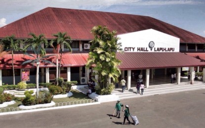 <p>The Lapu-Lapu City Hall. <em>(PNA file photo)</em></p>