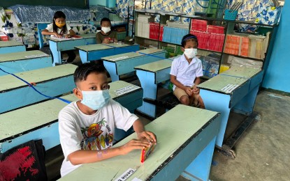 <p><strong>FACE-TO-FACE</strong>. Some 6,000 learners in the elementary and secondary levels in Dumaguete City, Negros Oriental are now attending limited face-to-face classes. The Department of Education city division is looking forward to a progressive expansion of the in-person classes in the coming weeks. (<em>Photo courtesy of Dr. Adolf Aguilar/DepEd) </em></p>