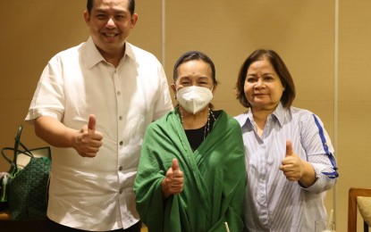 <p><strong>SPEAKERSHIP SUPPORT.</strong> Former President and returning Pampanga Rep. Gloria Macapagal Arroyo on Wednesday personally conveys to House Majority Leader and Leyte Rep. Martin Romualdez her support for him to become Speaker in the incoming 19th Congress. Also with them was Pampanga Vice Governor Lilia Pineda.<em> (Photo courtesy of Lakas-CMD)</em></p>