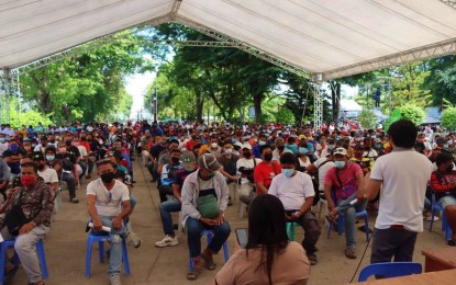 <p><strong>CASH-FOR-WORK.</strong> Some 400 drivers attended the contract signing and orientation called by the Department of Labor and Employment-Soccsksargen and the Public Employment Service Office of Kidapawan City on Tuesday (May 17, 2022) at the Kidapawan City Hall. Labor officials explain the mechanics of the DOLE’s Tulong Panghanapbuhay Para Sa Ating Disadvantaged Displaced Workers program, which will benefit at least a thousand drivers in the city. <em>(Photo courtesy of Kidapawan CIO)</em></p>