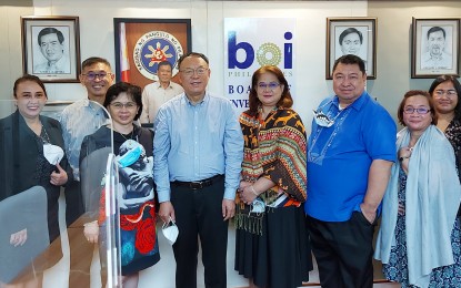 <p><strong>VAX MAKER</strong>. Yisheng Biopharma Co. Ltd. chairman Zhang Yi (5th from left) meets with officials of the Board of Investments to discuss the company's investment plans in the country. Yisheng is also looking for potential local partners to operate in the Philippines. <em>(Photo courtesy of BOI)</em></p>